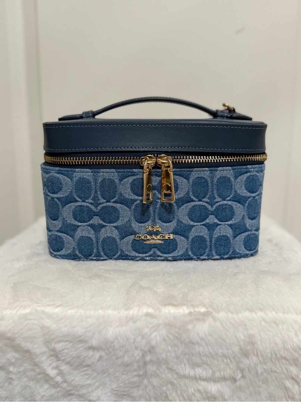 Sold Out Coach Denim Signature Cosmetic Case in Blue with Gold Hardware NWOT